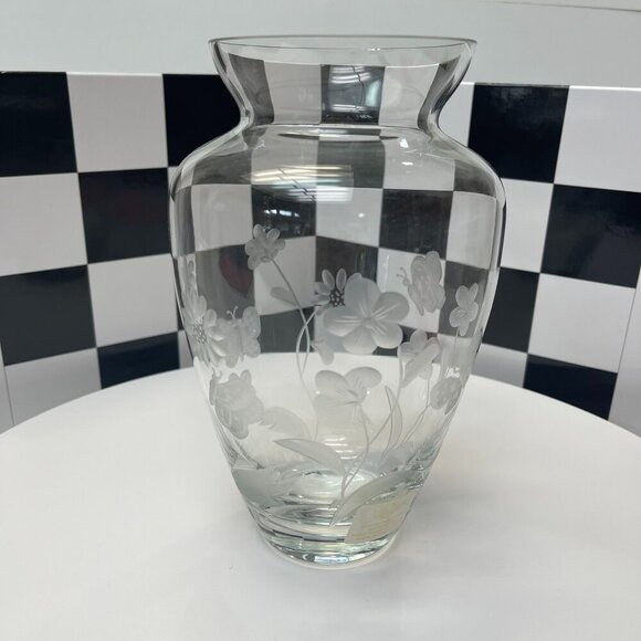 Lenox Etched Floral Crystal Glass Vase Made in Romania, Elegant Decorative Vase - Picture 4 of 9